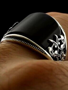 HIGH- QUALITY MEN'S RINGS.